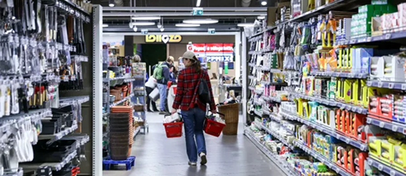 Telex.hu: Vásárlói kosarunk majdnem ugyanannyiba került, mint tavasszal, mégis durvának érezzük az inflációt. Miért?